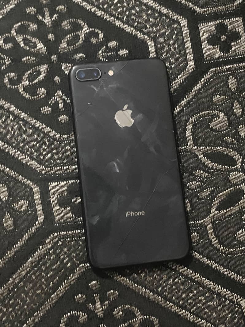 Apple iPhone 8 Plus 0