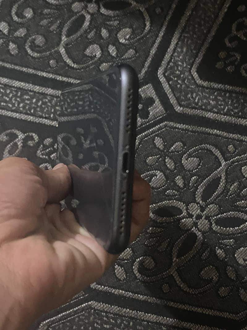 Apple iPhone 8 Plus 1
