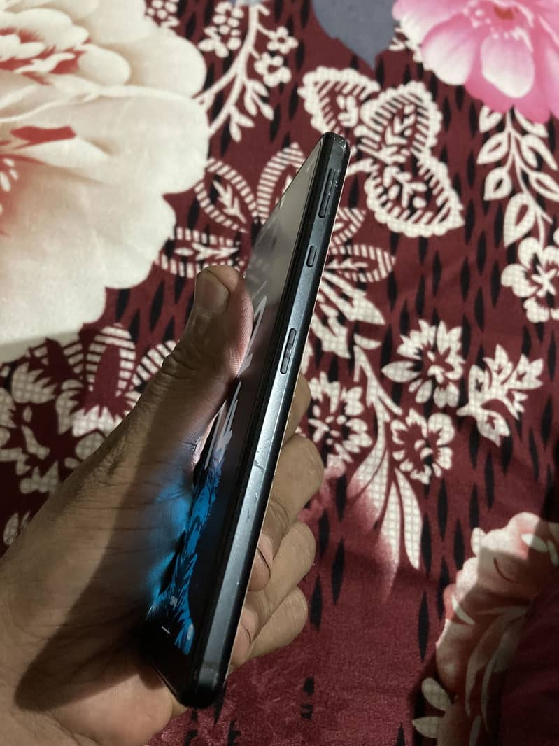 Sharp Aquos Sense 0