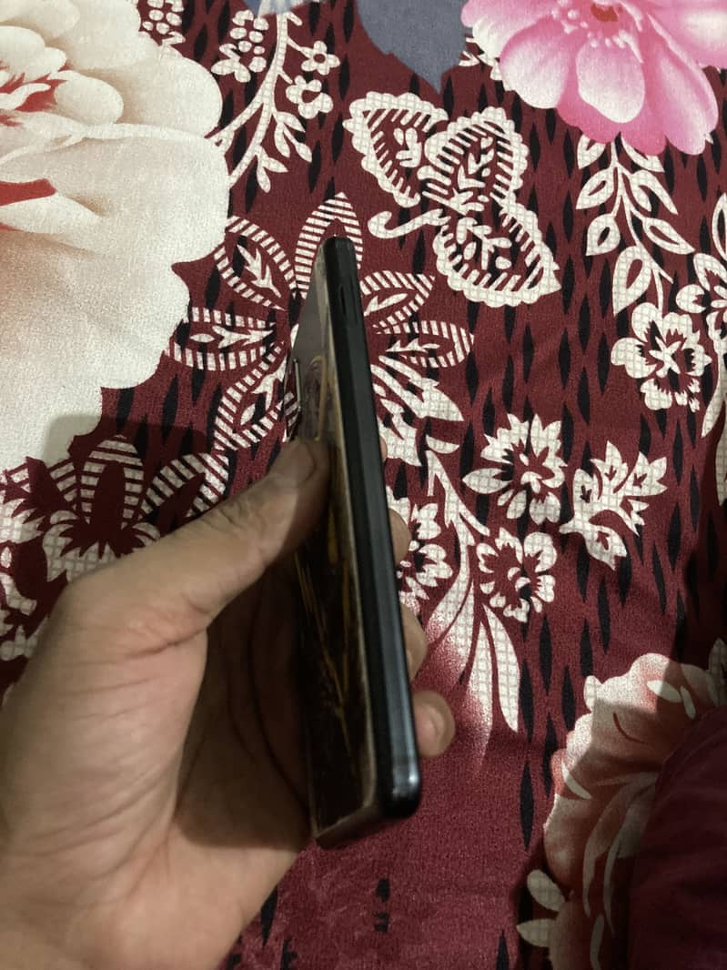 Sharp Aquos Sense 1