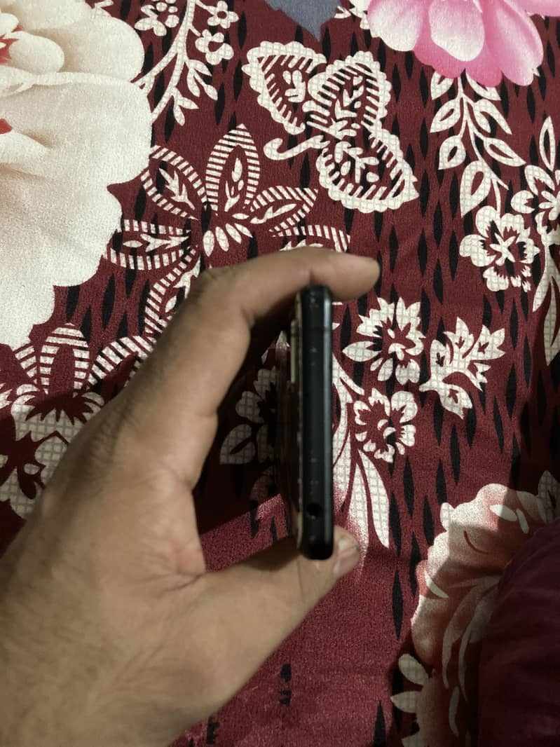 Sharp Aquos Sense 5