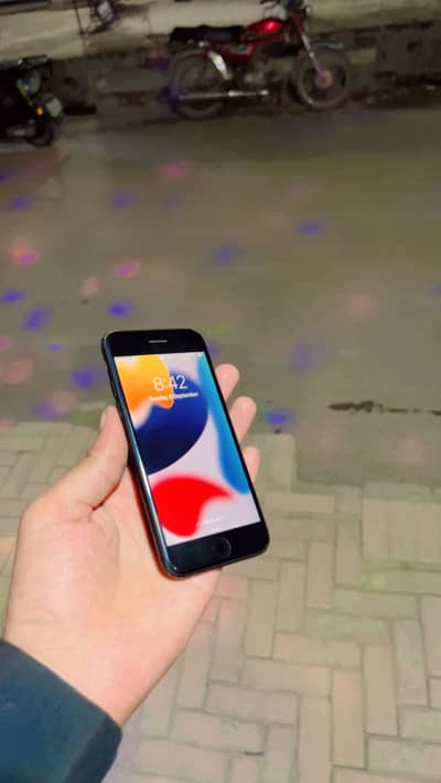 Apple iPhone 7