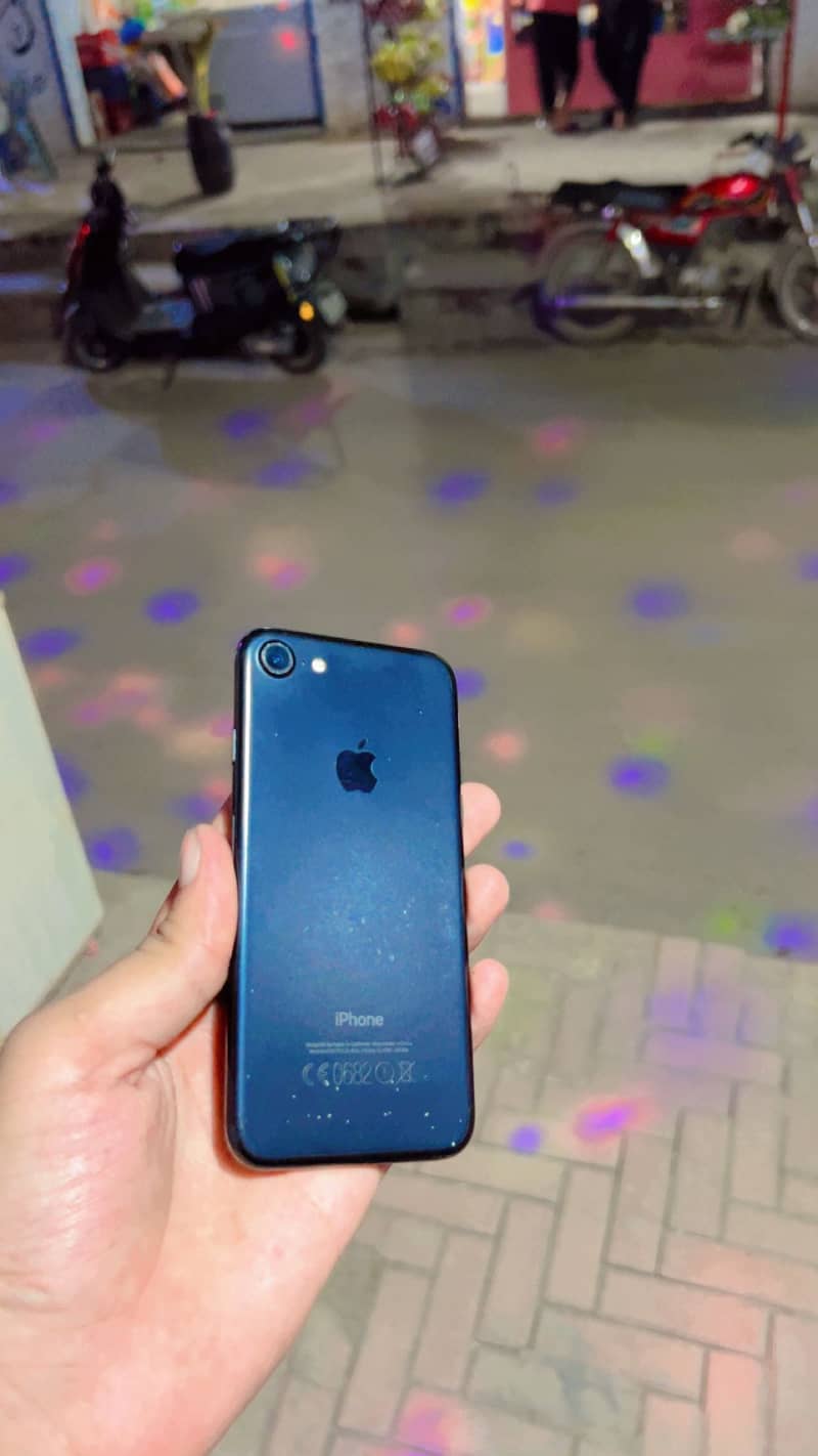 Apple iPhone 7 1