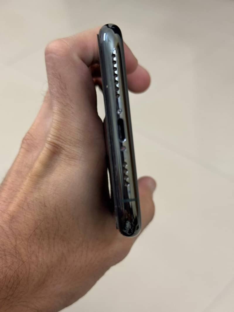 Apple iPhone 11 Pro Max 0