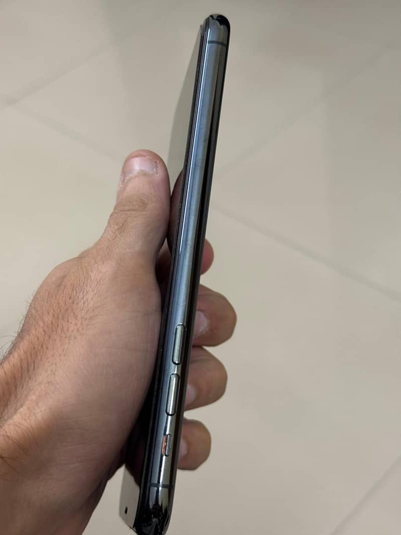 Apple iPhone 11 Pro Max 1