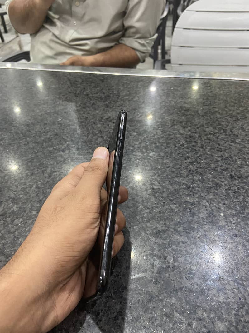 Apple iPhone 7 Plus 2