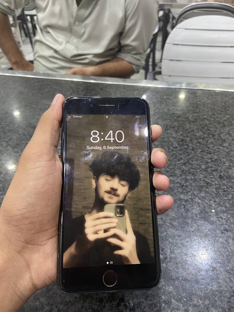 Apple iPhone 7 Plus 3