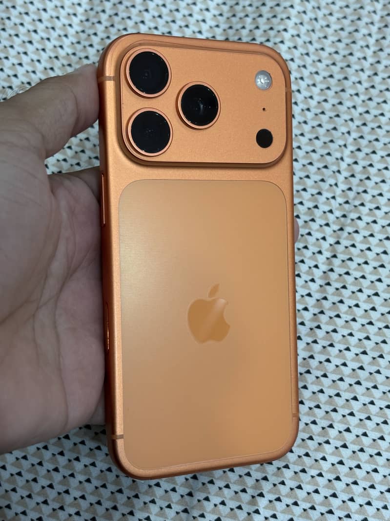 Apple iPhone 17 Pro 0