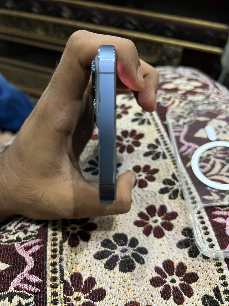 Apple iPhone 13 Pro Max 6