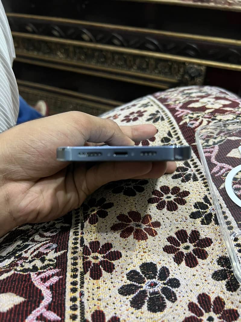 Apple iPhone 13 Pro Max 8
