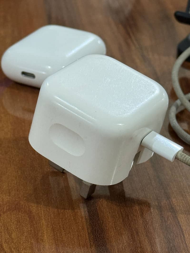 Apple Iphone 16 pro max 1