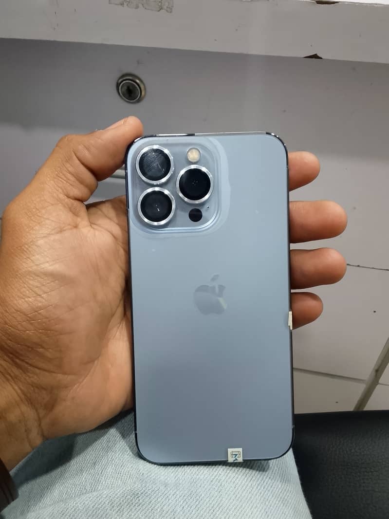 Apple iPhone 13 Pro 3
