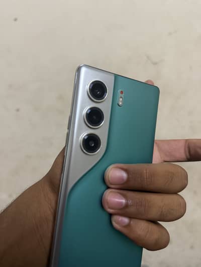 Tecno CAMON 40 Pro