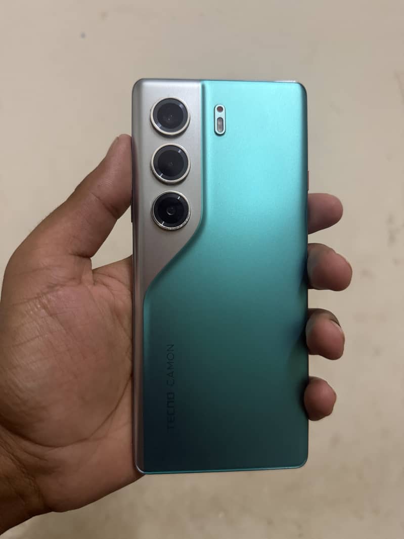 Tecno CAMON 40 Pro 2