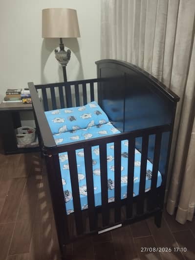 Delta Children 4-in-1 Crib - Zubaida's