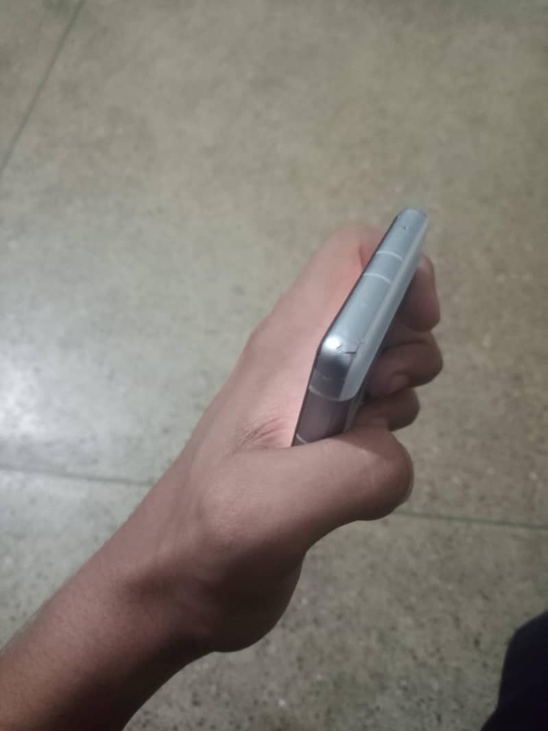 Google Pixel 7a 2