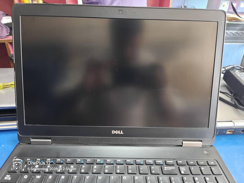 Dell Latitude E5570 2