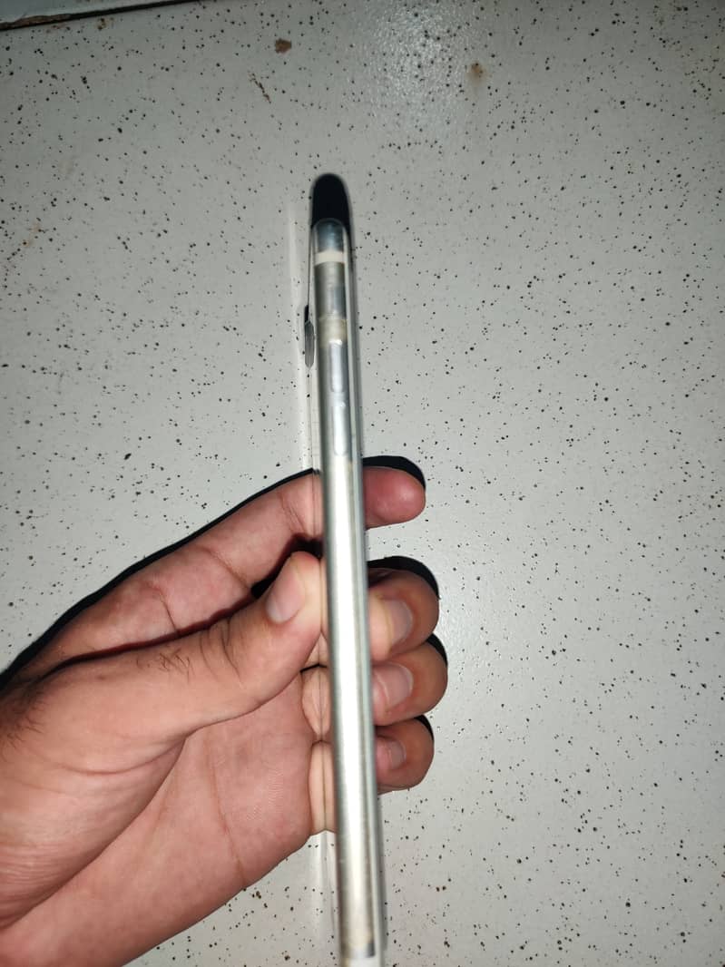 Apple iPhone 7 Plus 1