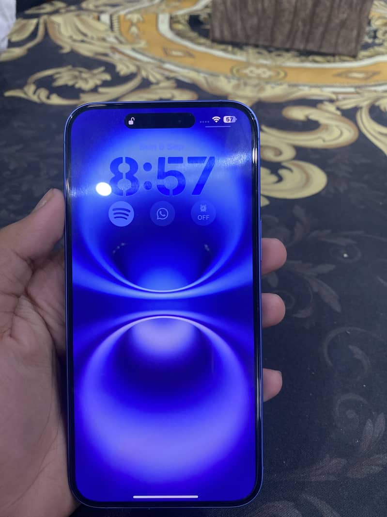 Apple iPhone 16 Plus 2