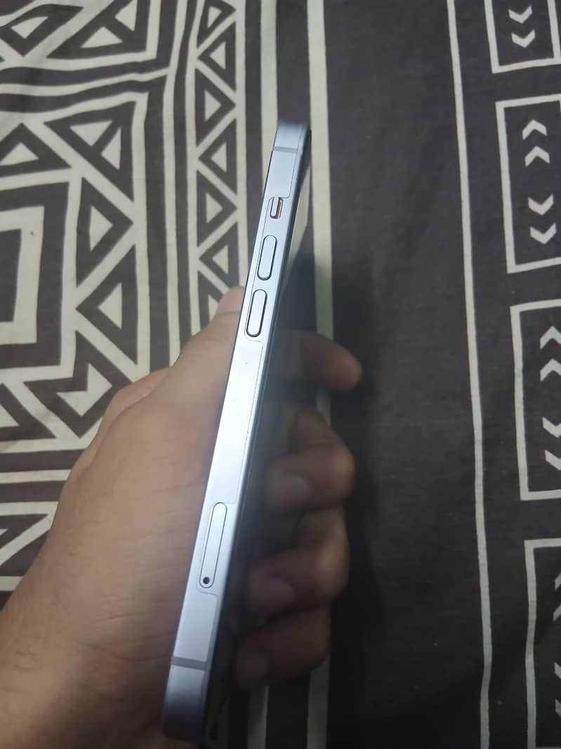 Apple iPhone 14 5