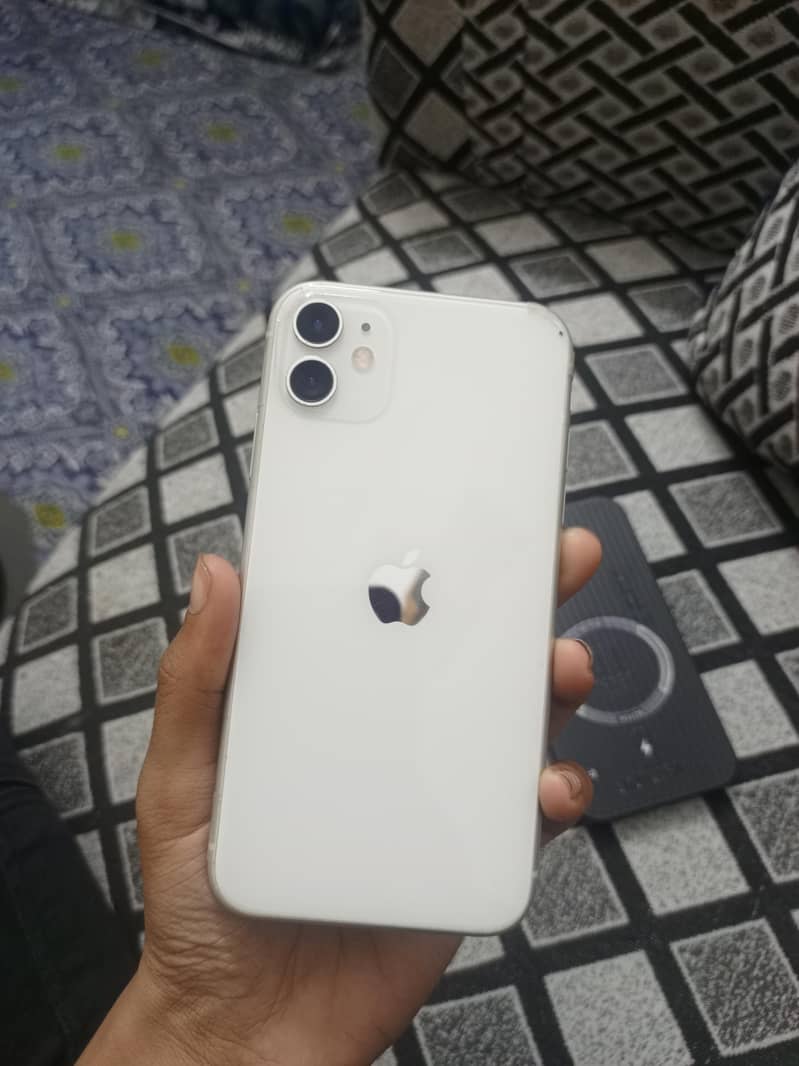 Apple iPhone 11 0