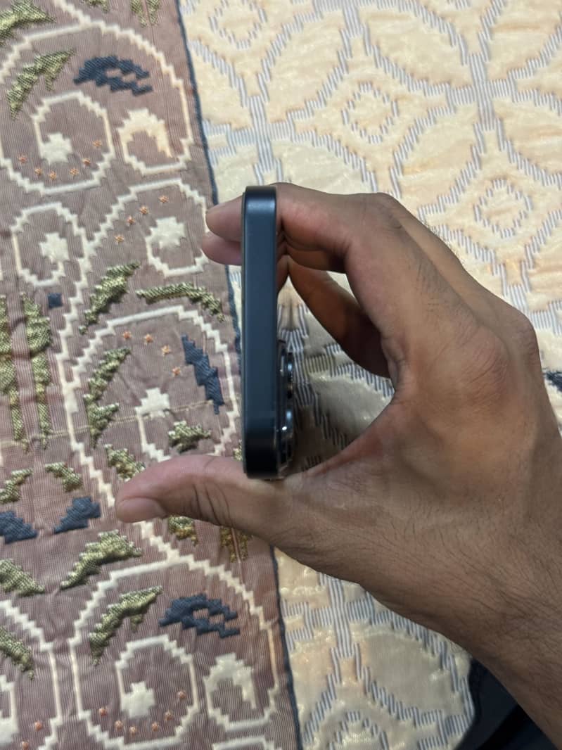Apple iPhone 14 3