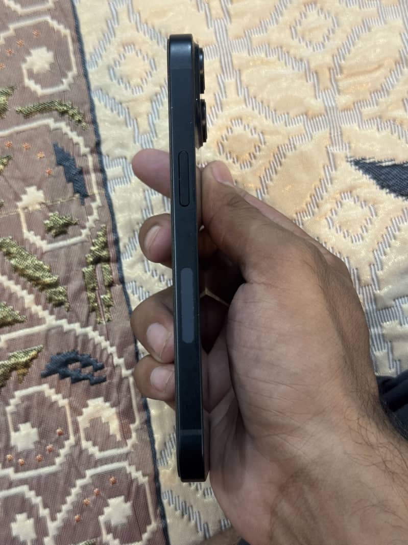Apple iPhone 14 4