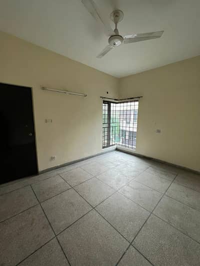 5 Marla Used House Available For Sale