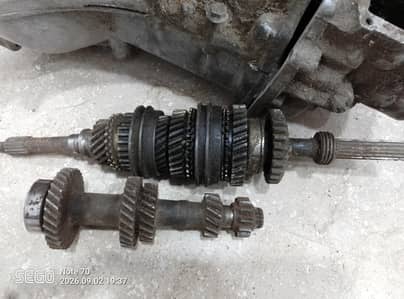 manual gear box. good condition