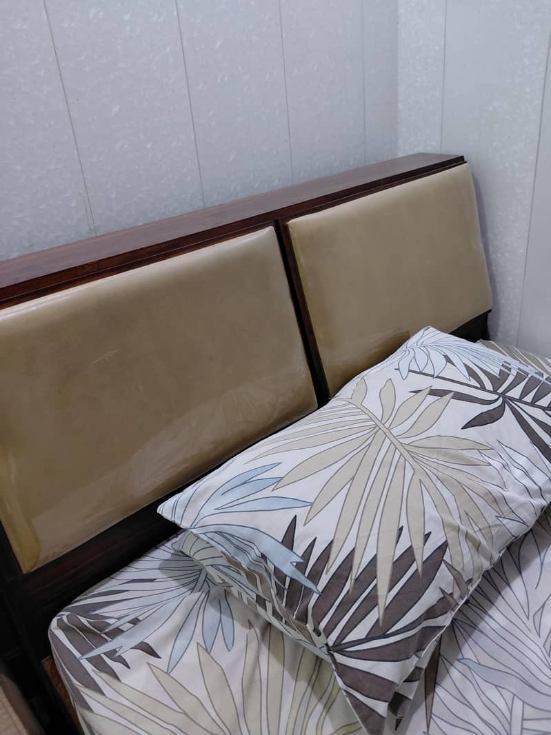 Single bed 3