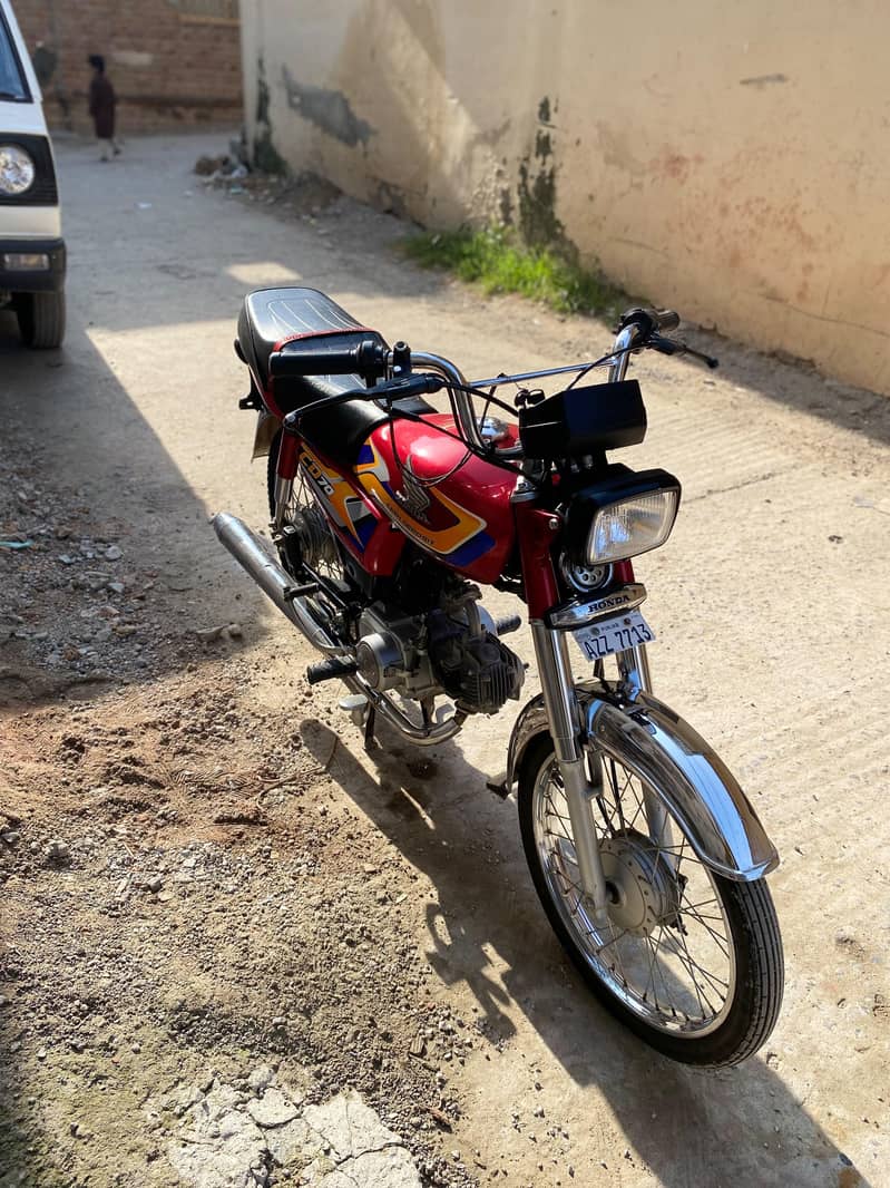 Honda CD70 4