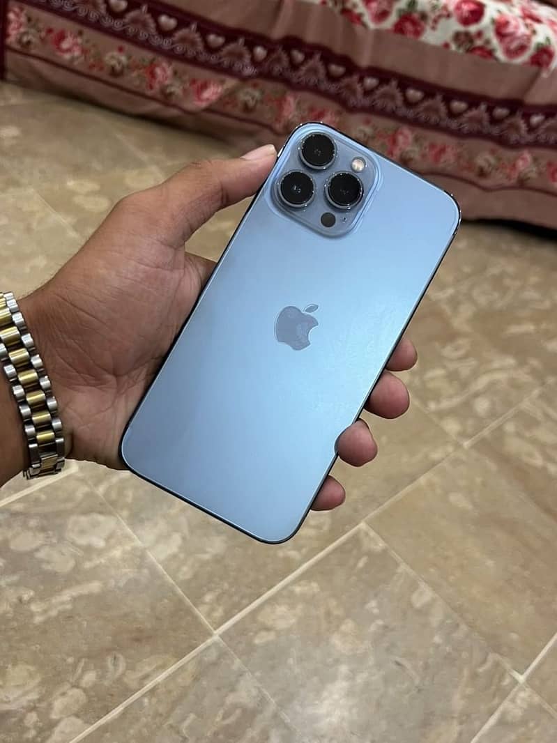 Apple iPhone 13 Pro Max 3
