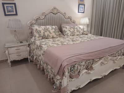 victorian bed set . in dico paint