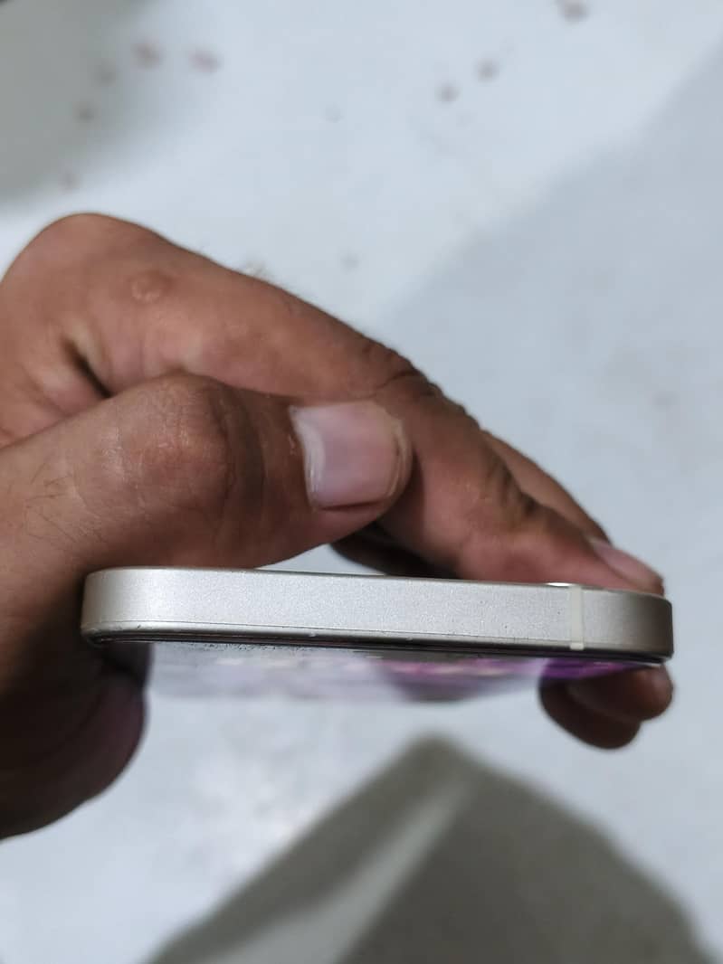 Apple iPhone 12 4