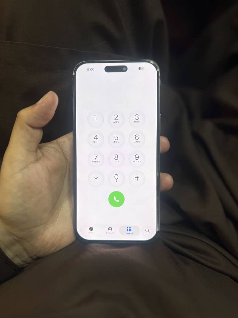 Apple iPhone 16 Pro Max 1