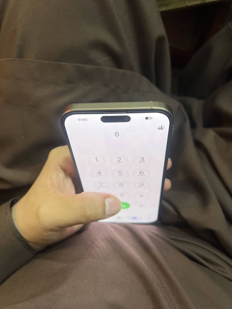 Apple iPhone 16 Pro Max 6