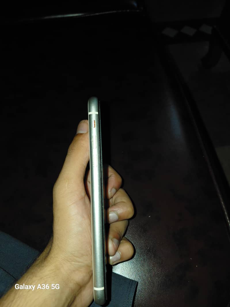 Apple iPhone 11 6