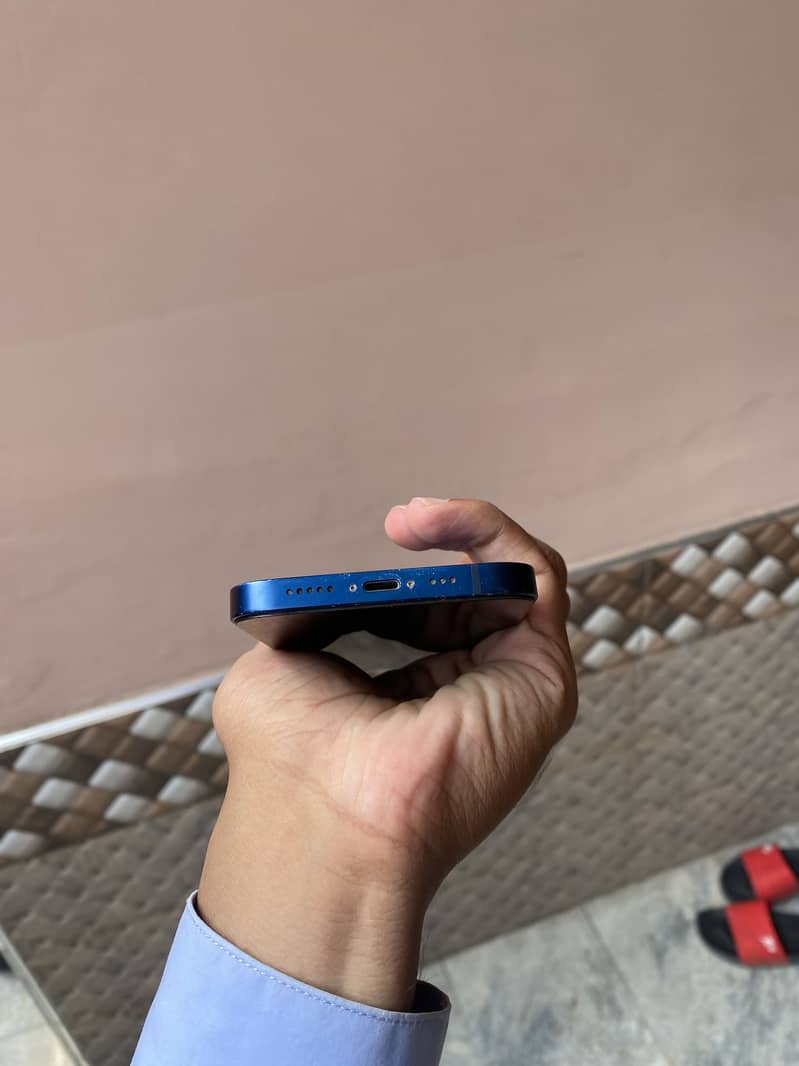 Apple iPhone 12 2
