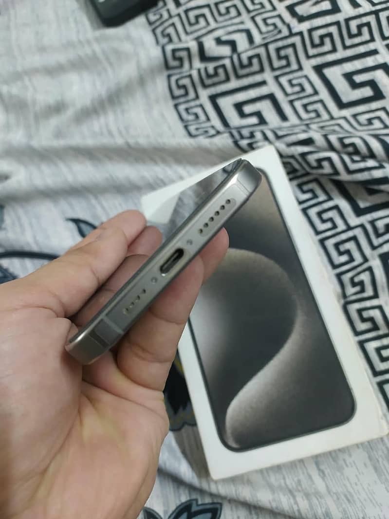 Apple iPhone 15 Pro Max 8