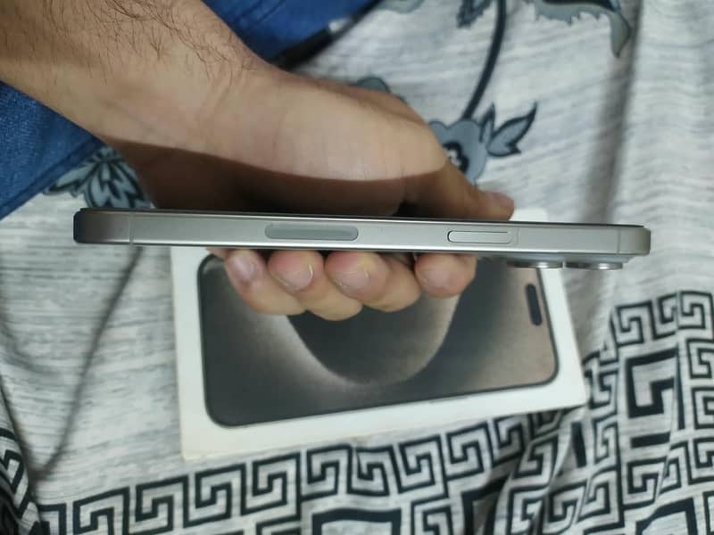 Apple iPhone 15 Pro Max 11