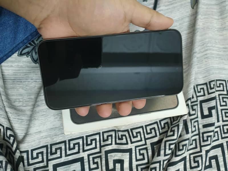 Apple iPhone 15 Pro Max 12
