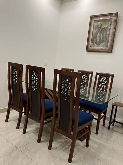Dining table for sale