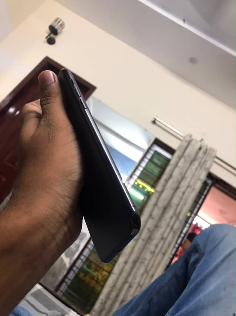 Apple iPhone 11 Pro Max 1