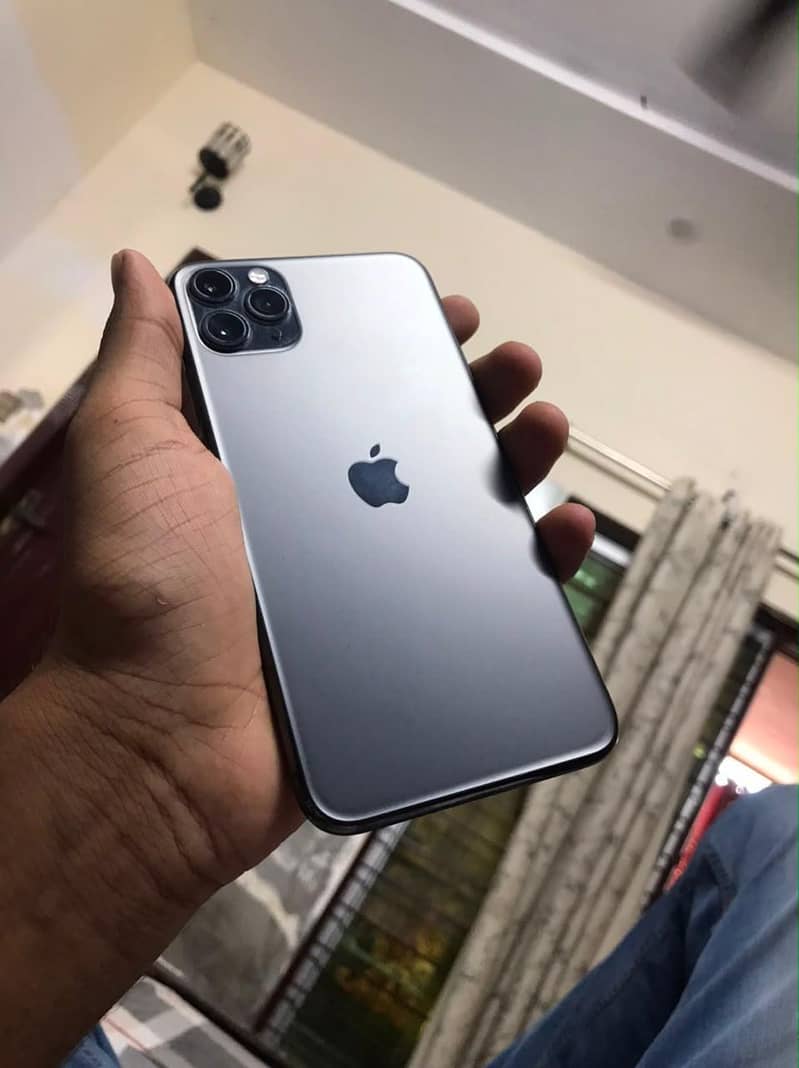 Apple iPhone 11 Pro Max 3