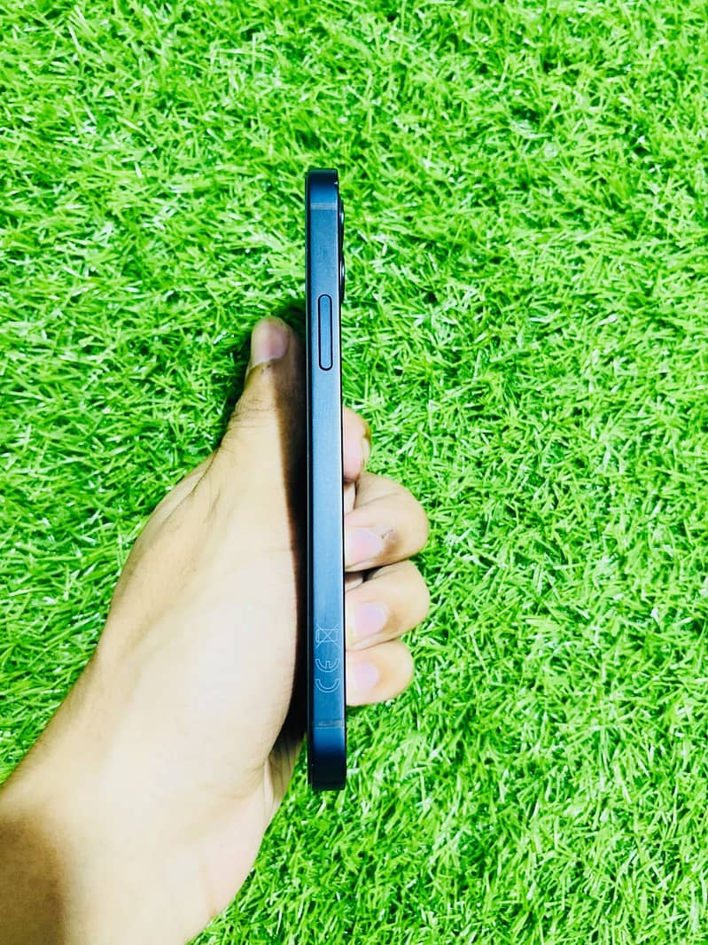 Apple iPhone 12 2