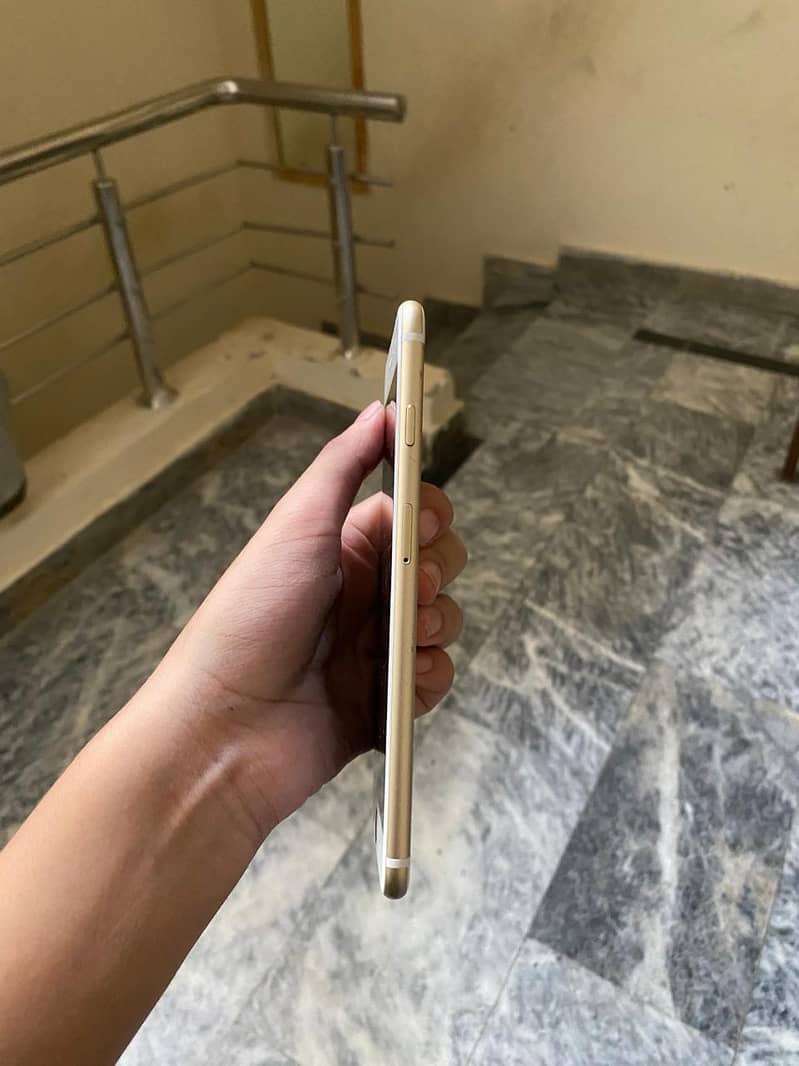 Apple iPhone 6 Plus 4