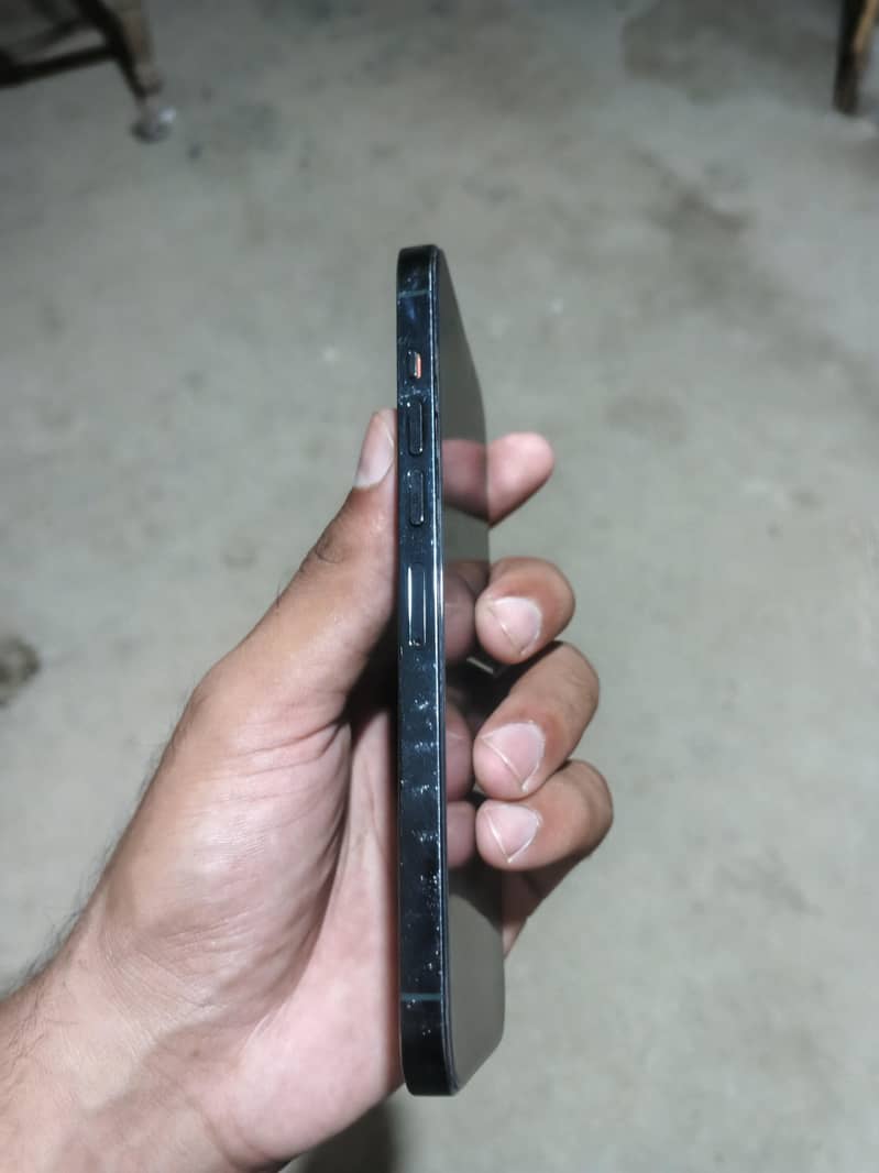 Apple iPhone 13 Pro Max 3