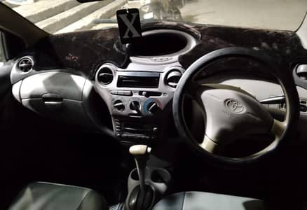 Toyota Platz 2000