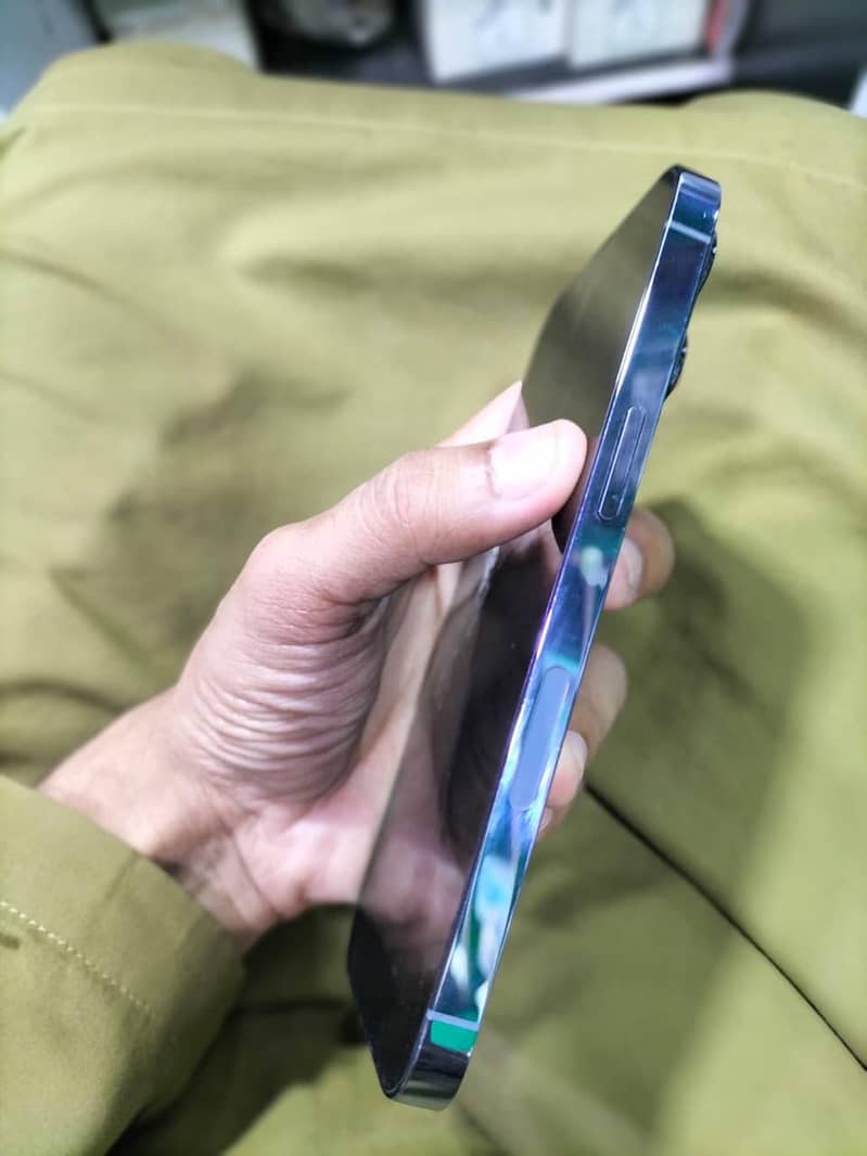 Apple iPhone 13 Pro 1