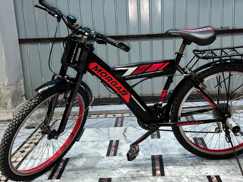 10/10 condition bicycle 0
